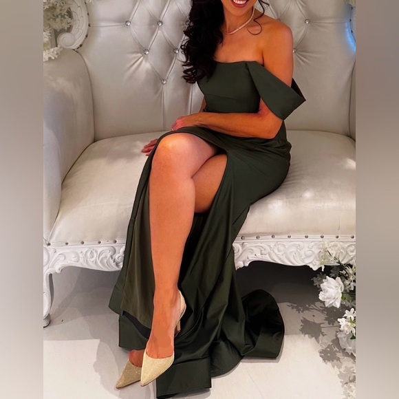 Manolo Blahnik soft glitter slingback pumps with 3 inch stiletto heels - Picture 7 of 7